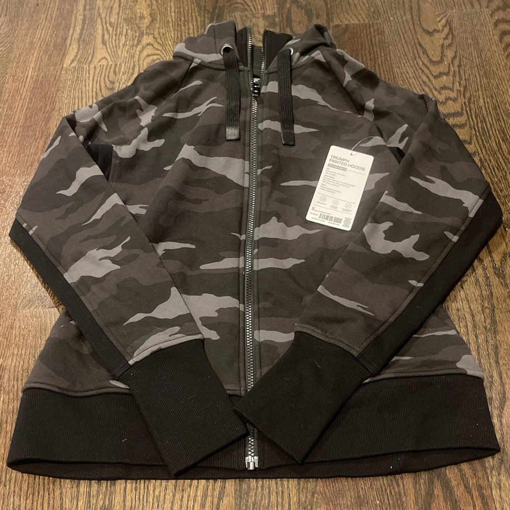 Athleta Triumph Hoodie Camo Small nwt